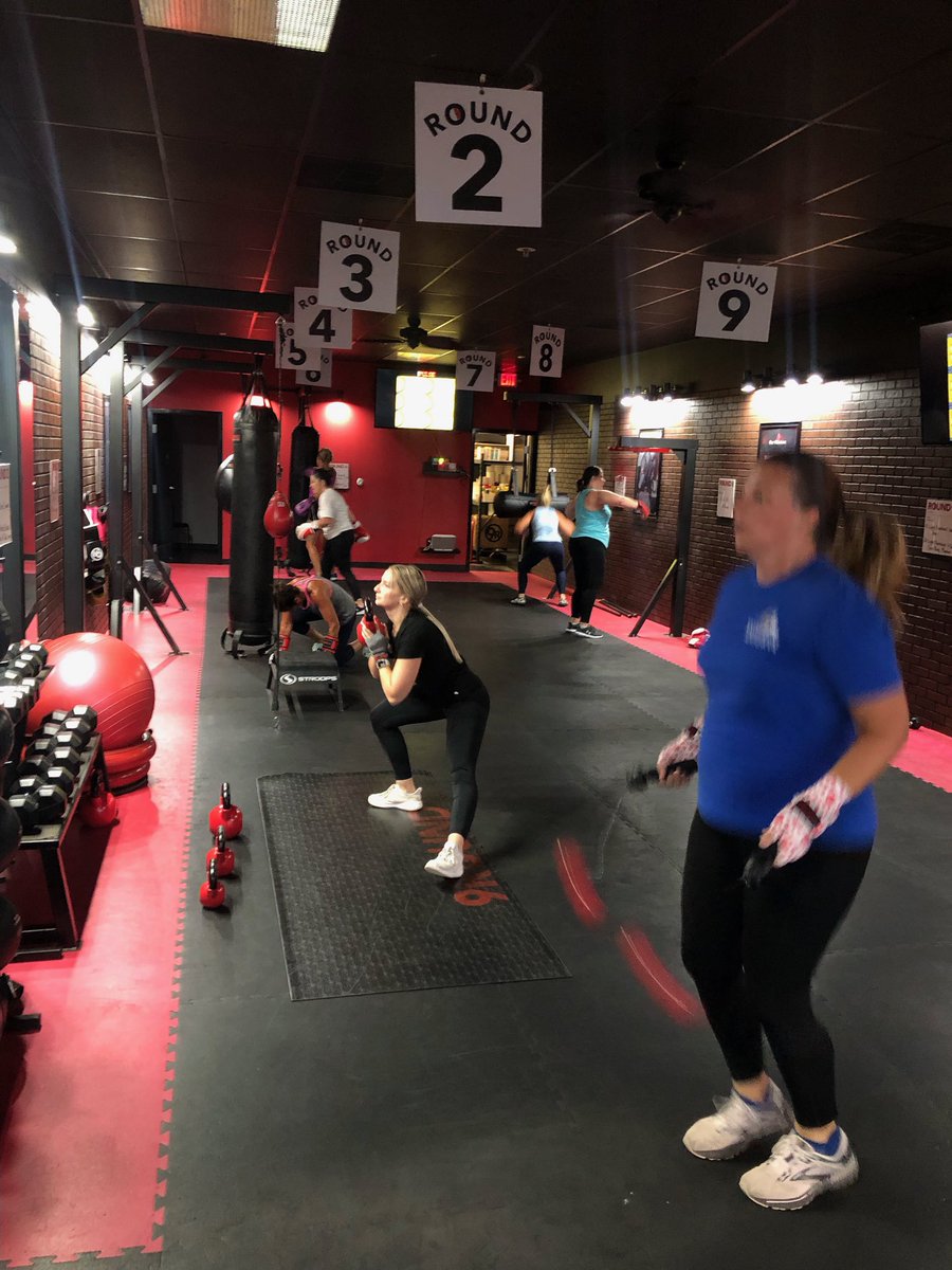9Round_WashMo's tweet photo. Busy morning for the EARLY BIRDS 
- @9Round WashMO
keep pushing to get this workouts in! 
🥊🔥 https://t.co/wwWtyUQyfd