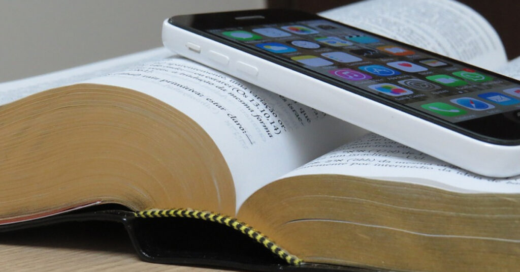 misionerospaul's tweet photo. El P. Hugo Vera reflexiona sobre el #testimonio en nuestra vida, sus desafíos y los nuevos lugares en la era digital.
#evangelizacion #comunicaciondigital #vicentinos 
https://t.co/5cNJ481Ujp https://t.co/udyj78tOHh
