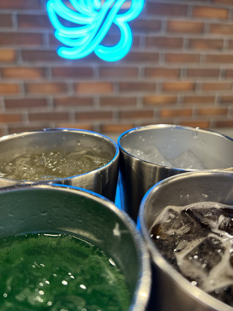 bellbird2048's tweet image. 【緊急連絡】
連日の猛暑日につき、夏の期間限定となりますが、ベルバードグループ新橋店・名古屋栄店ともに、
⛑️【御休憩によるお立ち寄り】⛑️
を8/31まで無料解放させて頂きます。
ドリンクもサービスします。

両店舗のお近くで、
『少し涼みたい』
『暑すぎて、熱中症になりそう』
『喉が渇いた』…