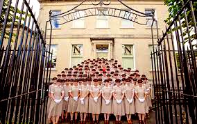 RealShanCothi's tweet photo. Elin Roberts sy’n sgwrsio nesa ar Bore Cothi @BBCRadioCymru Edrych mlan i gal hanes y cwrs yng Ngholeg Norland am y Norland Nannies! #caerfaddon @NorlandCollege #meithrin #nannies ⭐️👍#suogan 😜 https://t.co/9eIQldajo8