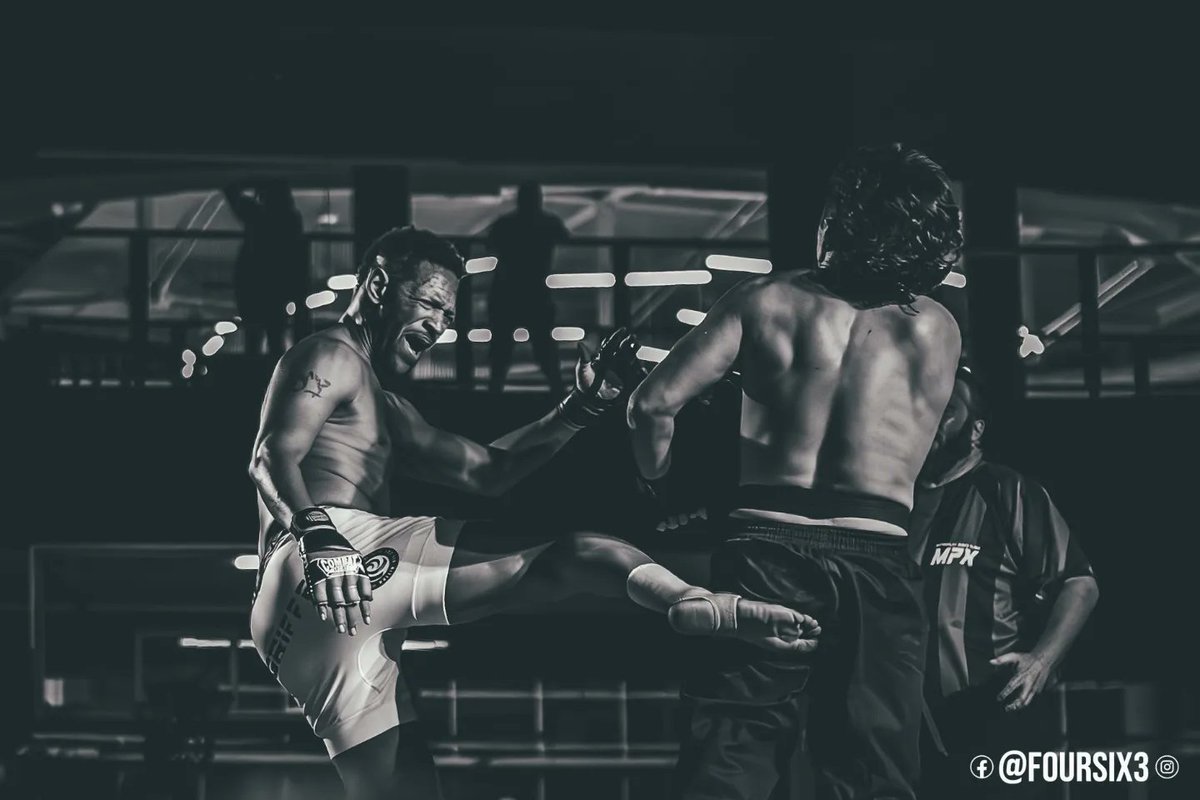 ThatJDGriffey's tweet photo. The children of Ra's Al Ghul know, the only way to escape the pit..
-
-
One must make "the climb.."
-
-
WITHOUT THE ROPE..
@PWRevolver @FiteTV
#PrizeFight #Griffey #TheCloser 
#PURE #NakMuay #BJJ https://t.co/q2AZUfYb1b