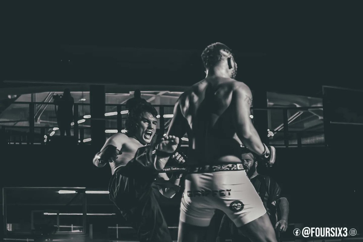 ThatJDGriffey's tweet photo. The children of Ra's Al Ghul know, the only way to escape the pit..
-
-
One must make "the climb.."
-
-
WITHOUT THE ROPE..
@PWRevolver @FiteTV
#PrizeFight #Griffey #TheCloser 
#PURE #NakMuay #BJJ https://t.co/q2AZUfYb1b