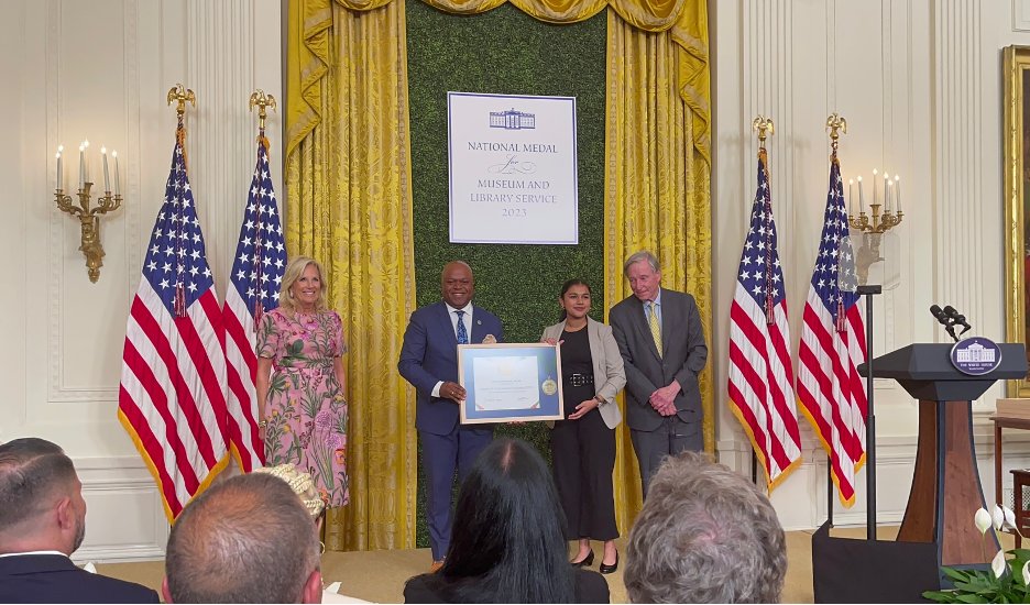 Day to remember
Awarded on the Big Stage
A House that is White

@COSI received highest award nation offers to Museums&Libraries. Thank you @FLOTUS for conferring the National Medal  @WhiteHouse & @US_IMLS  for selecting us. Congratulations to all awardees. An unparalleled honor!