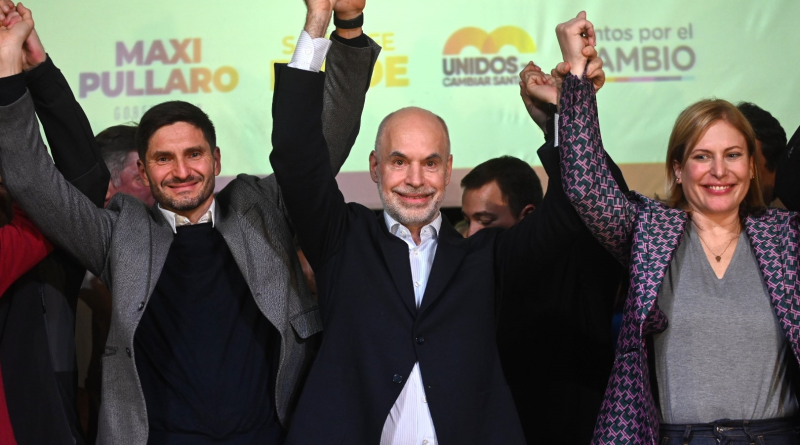 El precandidato presidencial de Juntos por el Cambio Horacio Rodríguez Larreta reivindicó hoy el triunfo de Maximiliano Pullaro como candidato a gobernador de Unidos para Cambiar Santa Fe, a quien calificó como un hombre de «trabajo y propuestas» que

infoprovincia.com.ar/larreta-celebr…