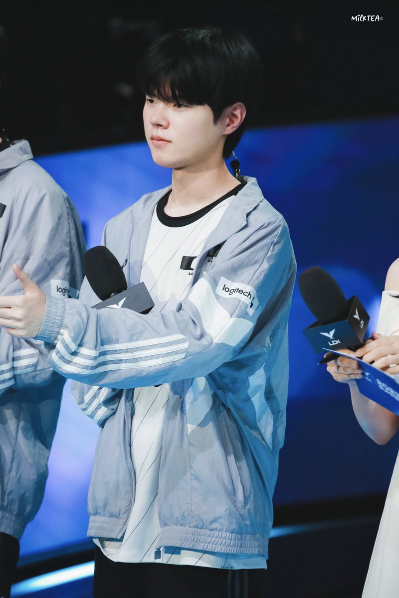 RohyungA's tweet photo. 2023.07.16 DK vs T1   
POG 축하해용~~
#Deft #데프트 #DKWIN https://t.co/PLTuq6GNPT