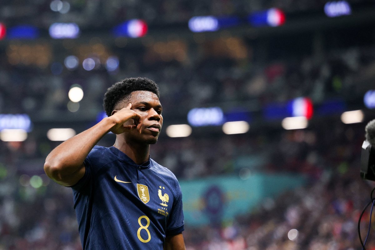 theMadridZone's tweet photo. 🚨💣 JUST IN: Bayern Munich and Liverpool want Tchouaméni, but both the player and Real Madrid are clear, he will STAY and he's UNTOUCHABLE. @diarioas #rmalive https://t.co/CX95SobcAp