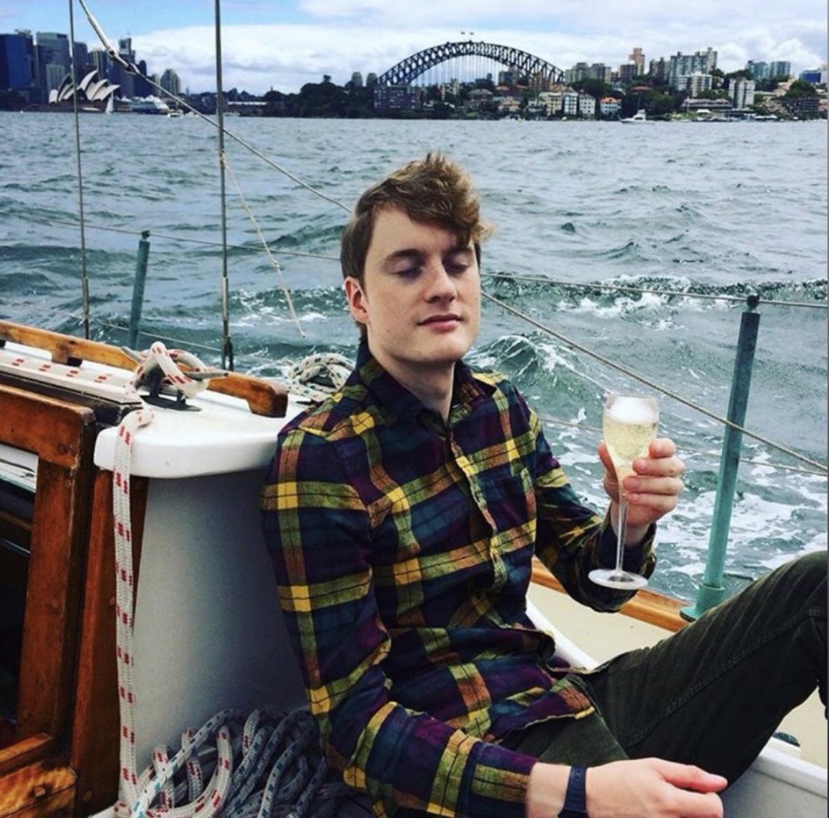 dailyacaster's tweet image. 