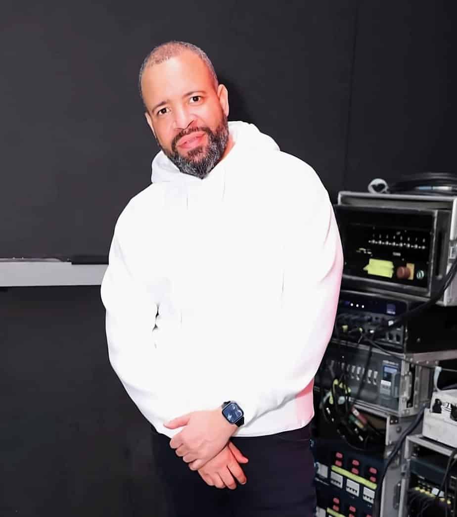 stormdjs's tweet photo. Experience the sound & charm of award-winning DJ CeeSix - "The Heartbeat of the Party"! #DJCeeSix #TheHeartbeatOfTheParty #Dancehall #HipHop #Afrobeats #Reggae #Pop #PartyClassics #House #Garage
https://t.co/kRUYE3kWv8 https://t.co/MNKytq9szC