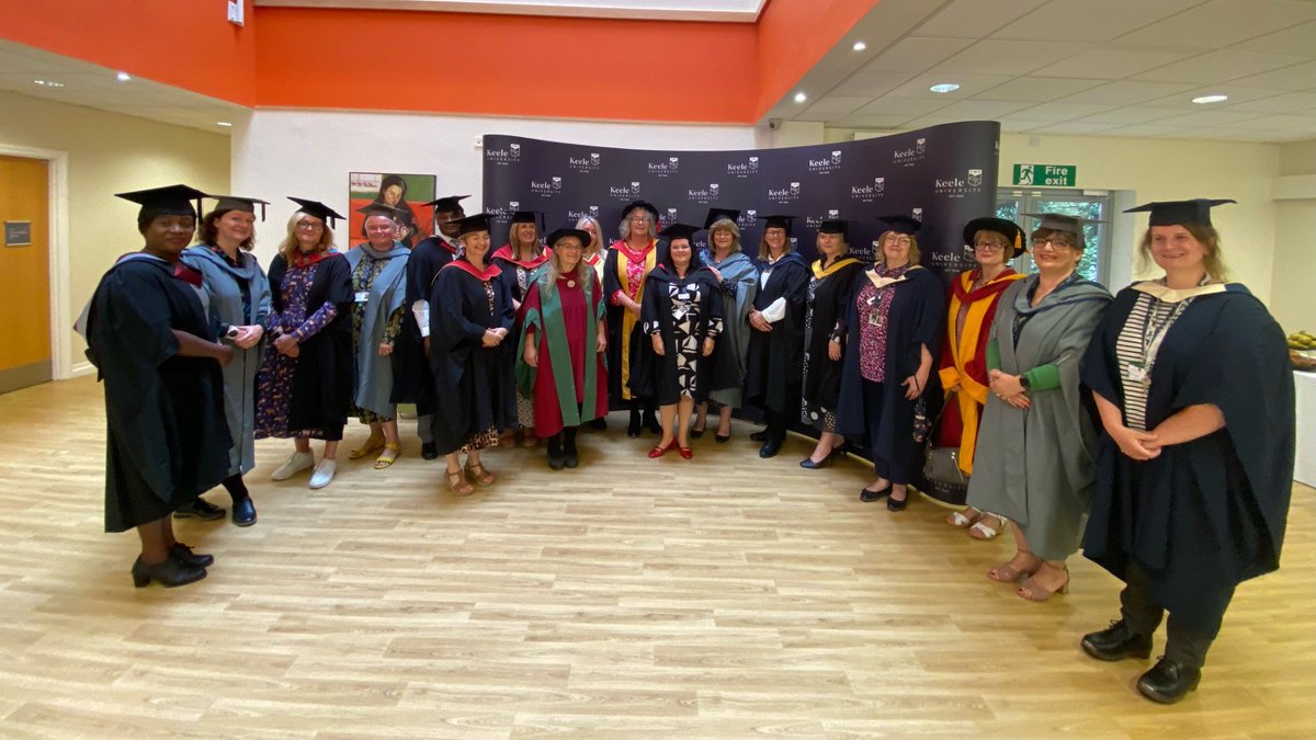 Huge congratulations to our Nursing and Midwifery students graduating today!🥳 @KeeleUniversity have excelled themselves with the celebrations!!🎇🍾 #graduation #KeeleGraduation