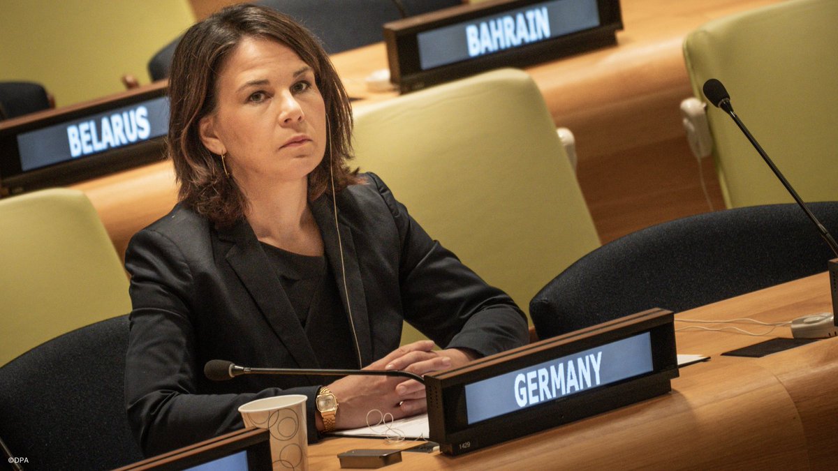Minister @ABaerbock is advocating reform so that perpetrators of a war of aggression, such as President Putin, can be held accountable. 

“In the 21st century, no one should be allowed to wage a war of aggression and go unpunished,” she said.
#RomeStatute