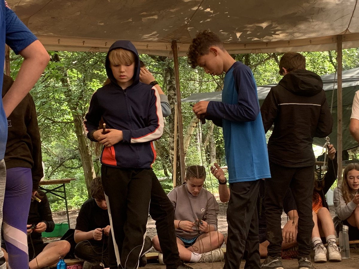 BushcraftYr7_23's tweet photo. Bracelet making 🙌 https://t.co/ryzvvCyBAf