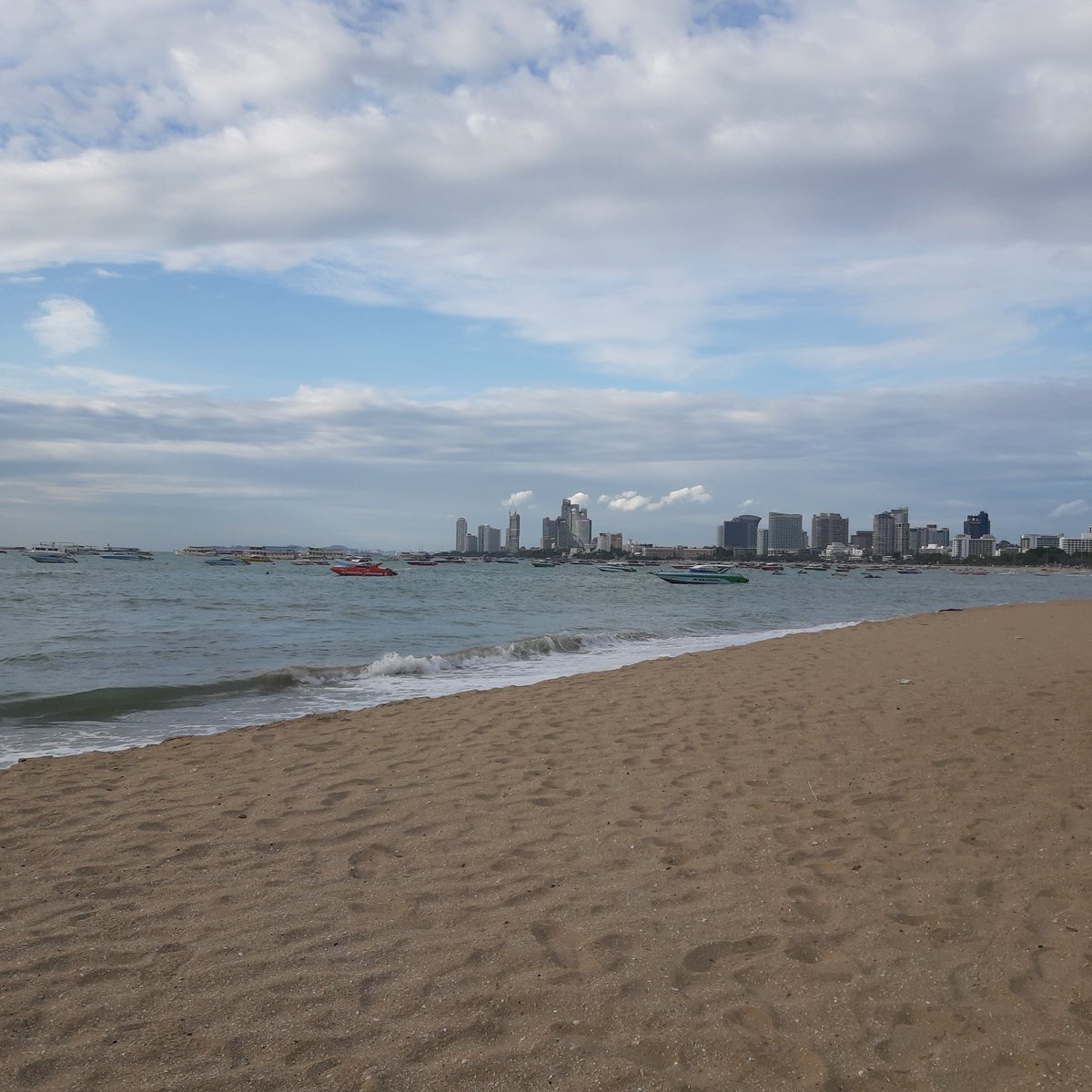 pramul18's tweet photo. Love the beach https://t.co/H4PYRKKSOh