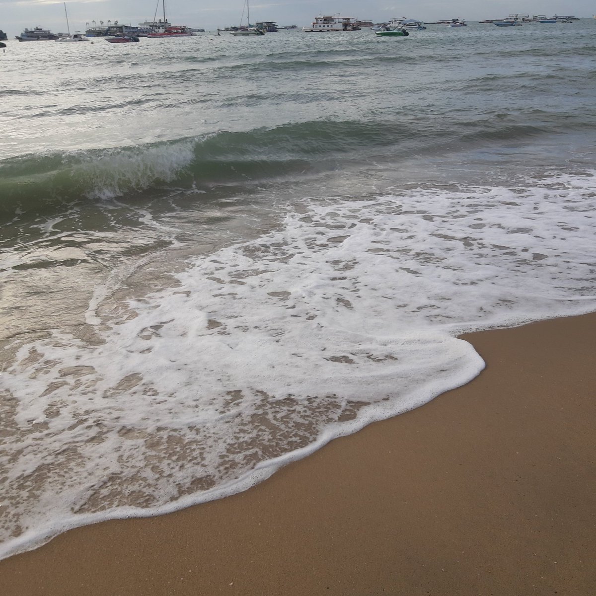 pramul18's tweet photo. Love the beach https://t.co/H4PYRKKSOh