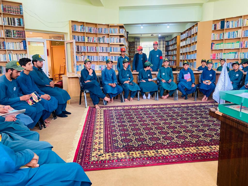 JabarullahSaeed's tweet photo. راتلونکي نسل ته د مینې اذان غــوږ کې وکړئ.
هېچاته مه واياست چې دلته انقلاب تېر شوی.
@JabarullahSaeed https://t.co/BzmkYdzoRS