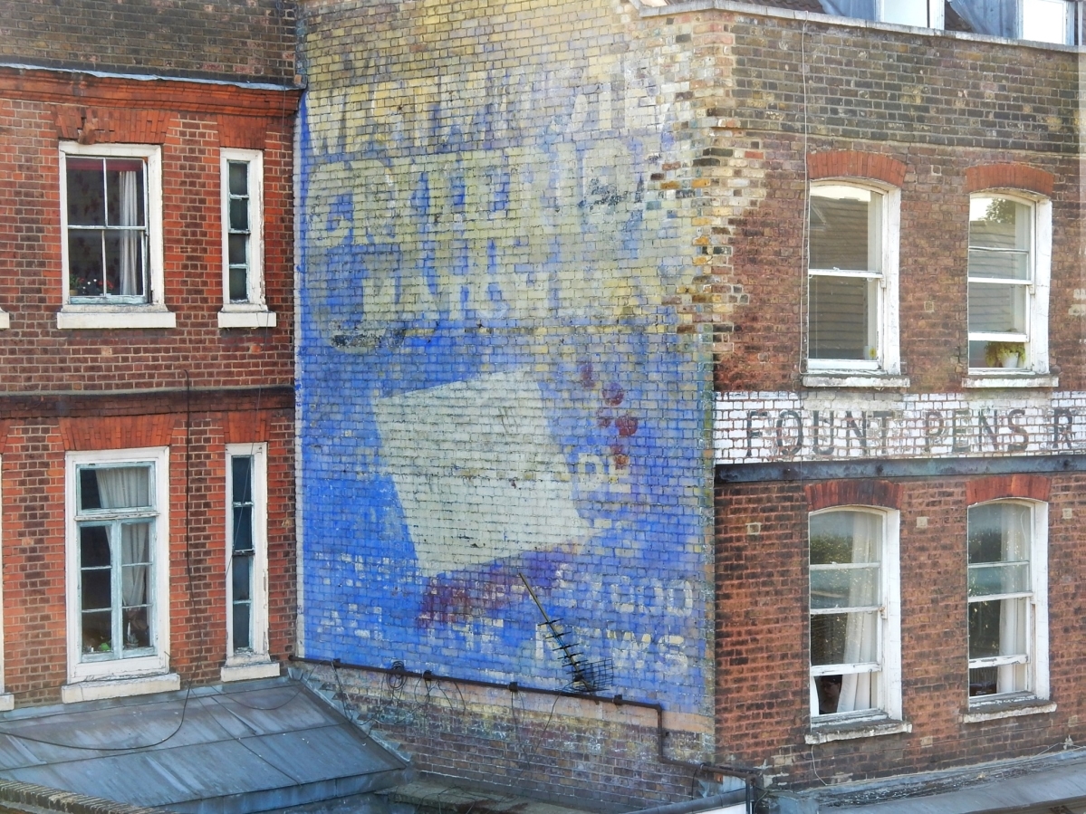 A pair of tickets has become available for this Sunday's Stoke Newington Ghostsigns Walk. Visit ghostsigns.co.uk/tours to grab them.

#ghostsigns #ghostisgn #fadingad #fadiigads #stokenewington #n16 #london #tour #walkingtour #fountainpen #fountpen #churchstreet #hackney