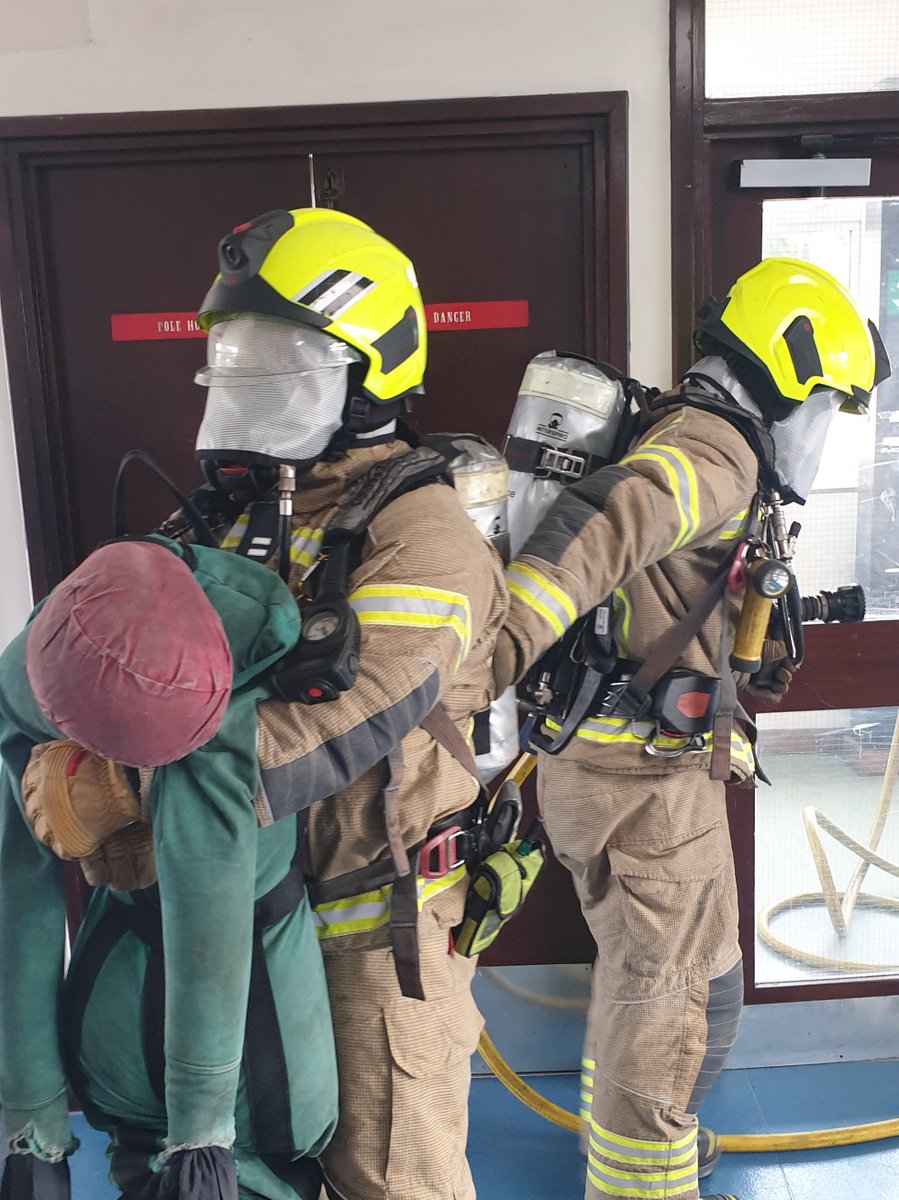 The duty crew at Rickmansworth have been put through their paces this morning, wearing breathing apparatus in a visual obscuration challenge. The teams worked through various rescue scenarios to enhance communication, and search and rescue skills. #rickyfire #rickytraining