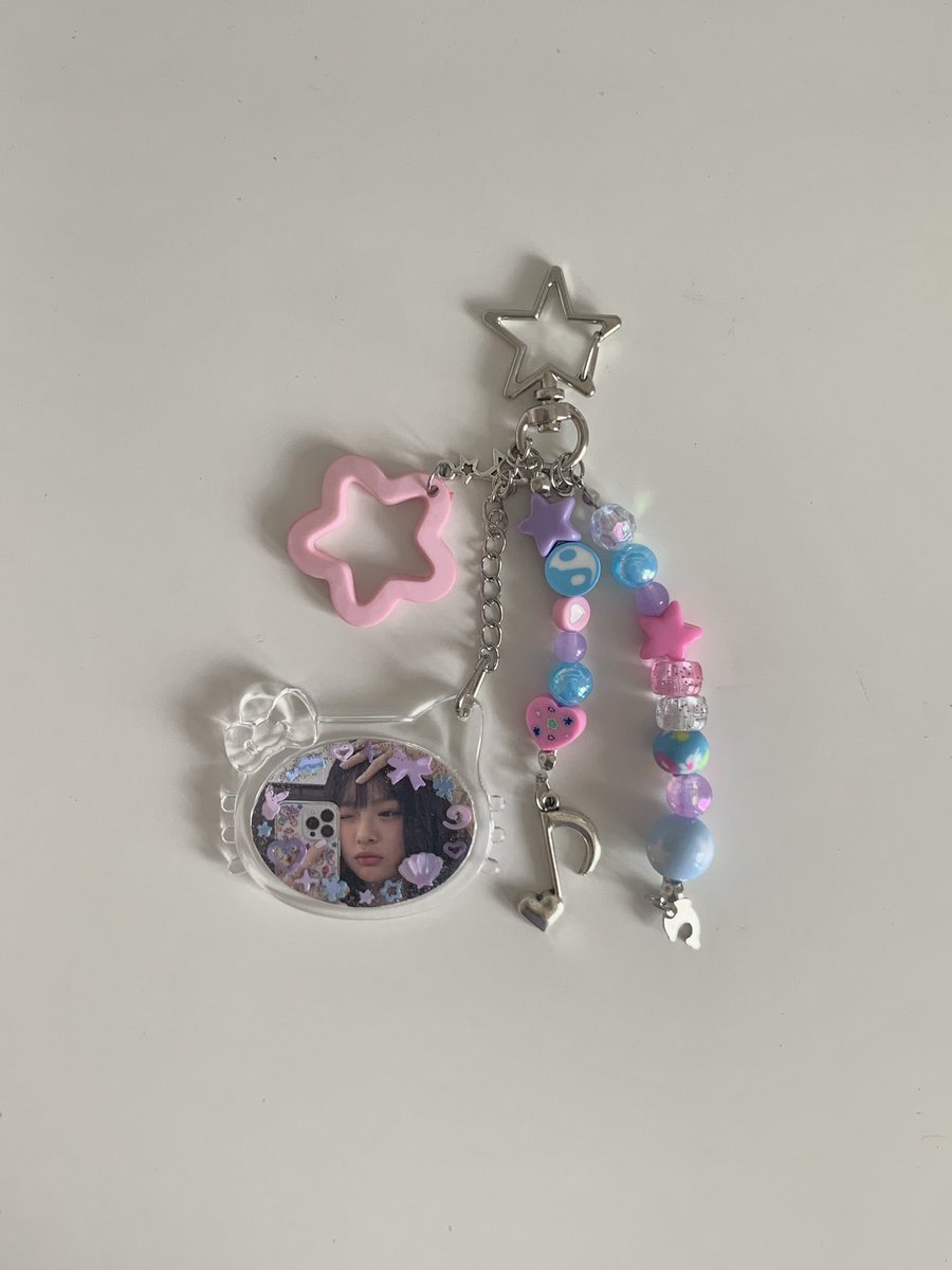 gyuri512's tweet photo. keyrings and bracelet  ౨ৎ * ☆ ﾟ･ https://t.co/laFPOaTvMz