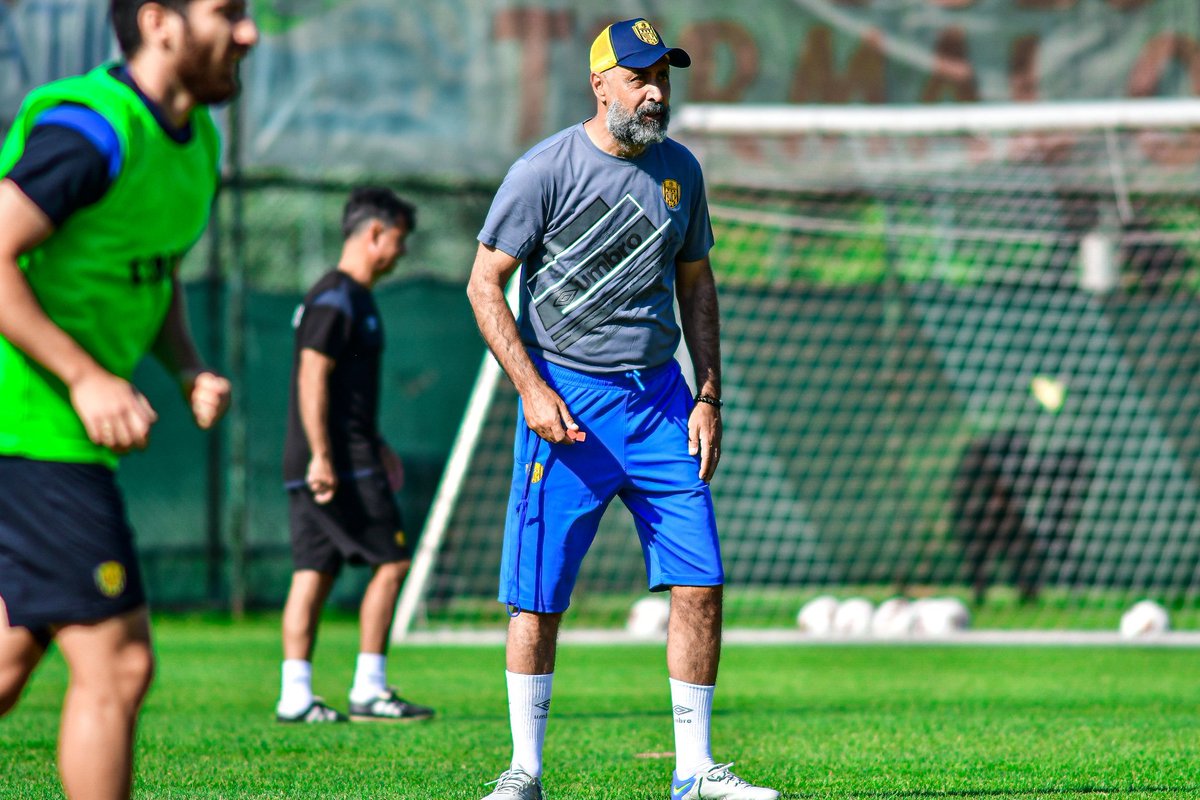 fanatikcomtr's tweet photo. Ankaragücü Teknik Direktörü Tolunay Kafkas: 8+3 kuralı, Mehmet Büyükekşi'nin verdiği ender doğru kararlardan. Ben Türk milliyetçisiyim, bu kurala karşı çıkanın karşısında olurum. Türk çocuğu sahada olacak. (TRT Spor) https://t.co/ob2XKhtesO