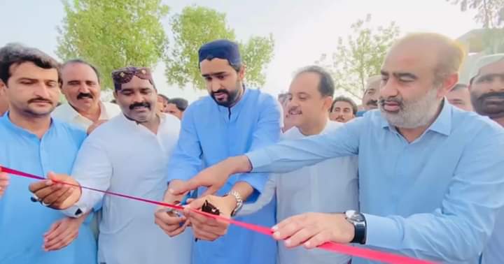 SMTKhalidAbad's tweet photo. اوباڑو میں میر سردار خان لونڈ کی جانب سے یوسی ریتی میں 9.5 کروڑ مالیت اور یوسی کھمبڑا میں 6.5 کروڑ کی ترقیاتی سکیموں کا سنگ بنیاد رکھا گیا .
#GhotkiWorks #Ubauro
@BBhuttoZardari @AseefaBZ @FaryalTalpurPk @MediaCellPPP @KhalidKhanLound @SKLound https://t.co/H6RBCY5XqP