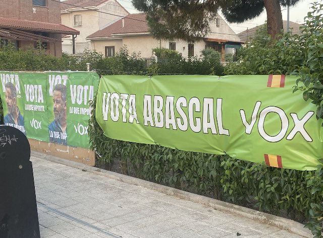 Aunque no se nos vea demasiado en los lugares que se nos han asignado, VOX está en la campaña electoral. En Fuente el Saz también DECIDE LO QUE IMPORTA.