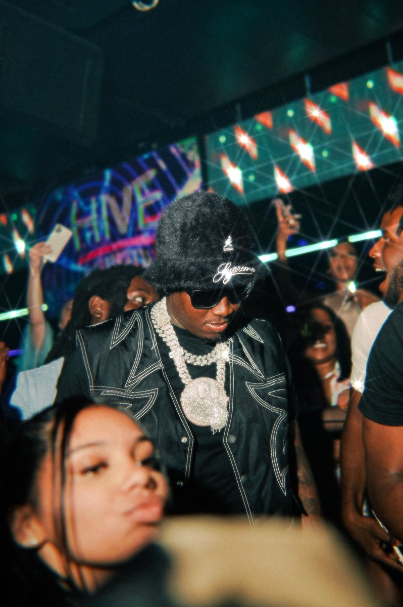 Ogsw4vy's tweet photo. I gotta start turning twitter up with my pics 🤦🏽‍♂️ https://t.co/NpZnyKmvv5