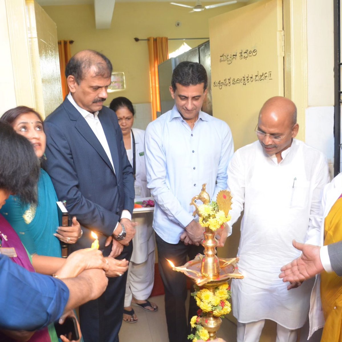 sabvmcri's tweet photo. Hon'ble Minister for Medical Education Dr.  Sharanprakash Patil inagurated CSSD  at Bowring &amp; Lady Curzon Hospital and Human Milk Bank  at Govt  HSIS Gosha Hospital on 22.06.2023 https://t.co/NmAZXZEbAi