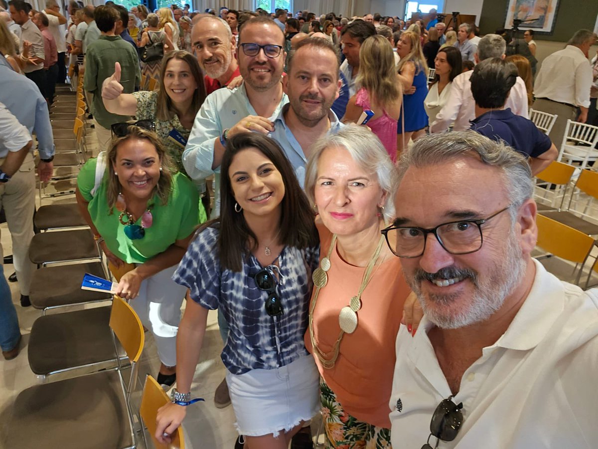 ppmontillaes's tweet photo. 🌡️ Ni los 45 grados nos paran para trabajar en lo que verdaderamente necesita España, un líder como @NunezFeijoo que resuelva y piense en los ciudadanos.

🗳️ ¡¡Votemos masivamente al @ppopular para que Sanchez haga sus maletas y desaloje la Moncloa!!

#VotaPP
#EsElMomento https://t.co/uKMCM09DVm