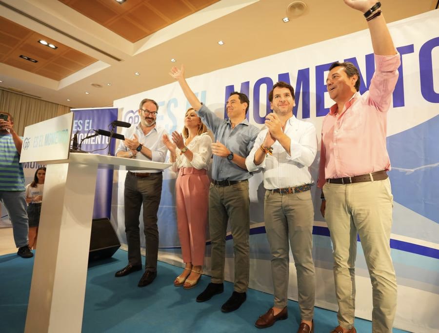 ppmontillaes's tweet photo. 🌡️ Ni los 45 grados nos paran para trabajar en lo que verdaderamente necesita España, un líder como @NunezFeijoo que resuelva y piense en los ciudadanos.

🗳️ ¡¡Votemos masivamente al @ppopular para que Sanchez haga sus maletas y desaloje la Moncloa!!

#VotaPP
#EsElMomento https://t.co/uKMCM09DVm