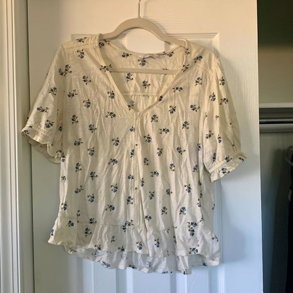 robino98's tweet photo. So good I had to share! Check out all the items I'm loving on @Poshmarkapp #poshmark #fashion #style #shopmycloset #ty #luckybrand #printedartworks: https://t.co/IhzRyrvpfO https://t.co/GxNgEAm9OV