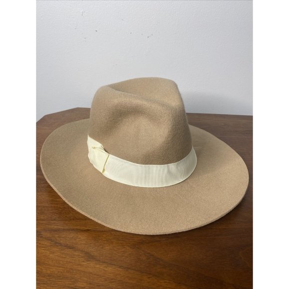 Redheadjenn73PM's tweet photo. So good I had to share! Check out all the items I'm loving on @Poshmarkapp #poshmark #fashion #style #shopmycloset #savetheduck #parker #hat: https://t.co/daQoc6W9Ks https://t.co/BXH5Mt3vmP