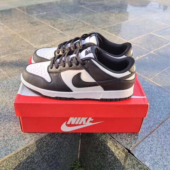 Lyshell5's tweet photo. So good I had to share! Check out all the items I'm loving on @Poshmarkapp #poshmark #fashion #style #shopmycloset #whitehouseblackmarket #loveriche #nike: https://t.co/DYaiEcipi3 https://t.co/Gb8kHf5NED
