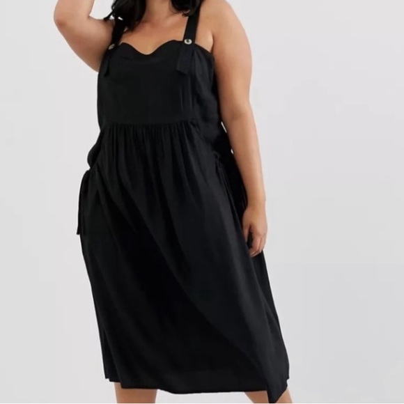 threadedpieces's tweet photo. So good I had to share! Check out all the items I'm loving on @Poshmarkapp #poshmark #fashion #style #shopmycloset #asoscurve #raedunn #shopevelynne: https://t.co/w6UkxOgTRy https://t.co/pbTJOHWfWp