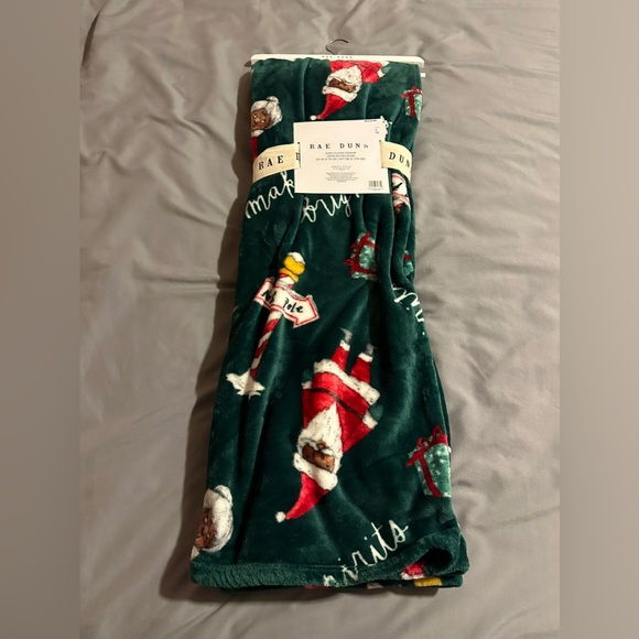 threadedpieces's tweet photo. So good I had to share! Check out all the items I'm loving on @Poshmarkapp #poshmark #fashion #style #shopmycloset #asoscurve #raedunn #shopevelynne: https://t.co/w6UkxOgTRy https://t.co/pbTJOHWfWp