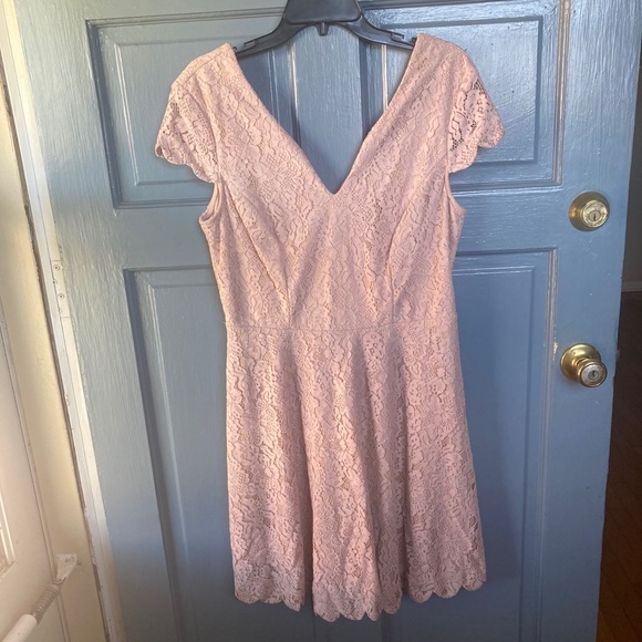 NancyEnterline's tweet photo. So good I had to share! Check out all the items I'm loving on @Poshmarkapp from @fccandles @SavyT_ #poshmark #fashion #style #shopmycloset #chanel #fadivo #jodikristopher: https://t.co/3jcBHWMlmD https://t.co/WK0uVC9Dqk
