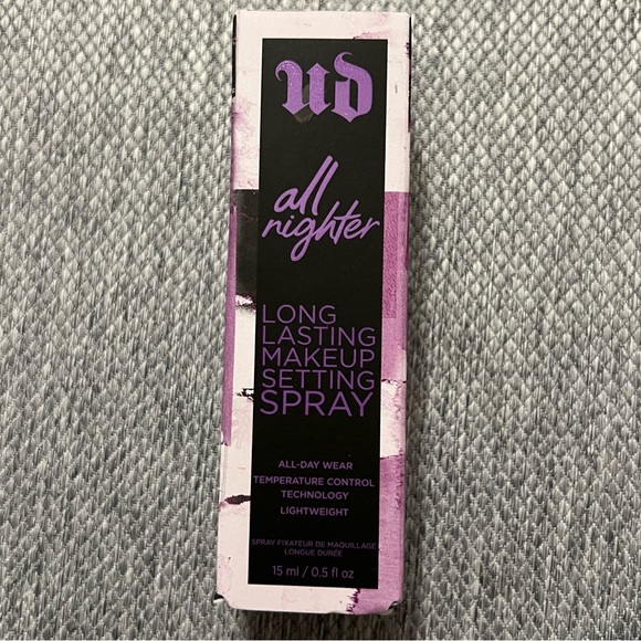kaitybop_'s tweet photo. So good I had to share! Check out all the items I'm loving on @Poshmarkapp #poshmark #fashion #style #shopmycloset #urbandecay: https://t.co/2ze4JJbW2B https://t.co/jDVwIFFou9