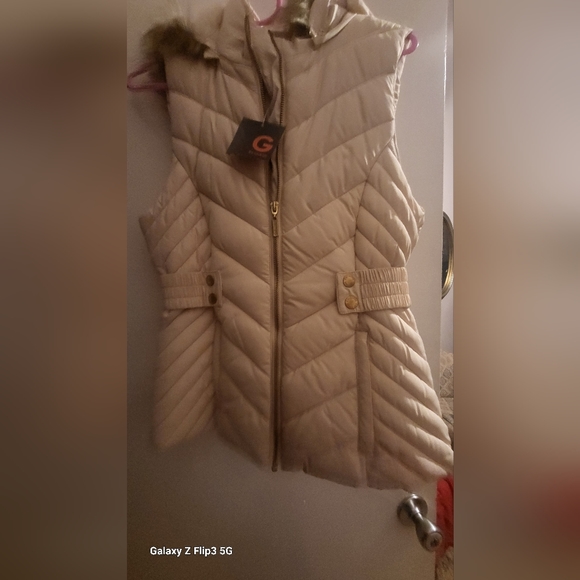 MerryMegan's tweet photo. So good I had to share! Check out all the items I'm loving on @Poshmarkapp #poshmark #fashion #style #shopmycloset #aidanmattox #gbyguess: https://t.co/NA3iikeUlm https://t.co/T1QwUYYlyS