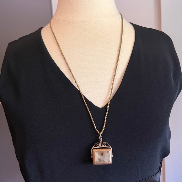 VintageMess's tweet photo. So good I had to share! Check out all the items I'm loving on @Poshmarkapp #poshmark #fashion #style #shopmycloset #tobi #sourceunknown: https://t.co/5mSm0agMNQ https://t.co/DcZX6xhZiW