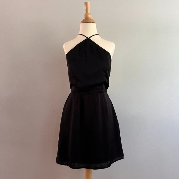 VintageMess's tweet photo. So good I had to share! Check out all the items I'm loving on @Poshmarkapp #poshmark #fashion #style #shopmycloset #tobi #sourceunknown: https://t.co/5mSm0agMNQ https://t.co/DcZX6xhZiW