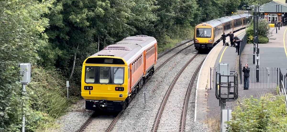 PlatformEdge1's tweet image. Something special passing Dorridge today!

Here is 142003 approaching Dorridge (top photos) and at Bentley Heath Level Crossing (bottom photos) #Class142 #pacer