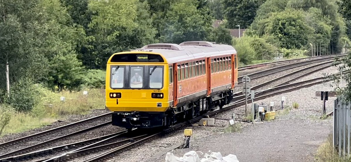 PlatformEdge1's tweet image. Something special passing Dorridge today!

Here is 142003 approaching Dorridge (top photos) and at Bentley Heath Level Crossing (bottom photos) #Class142 #pacer