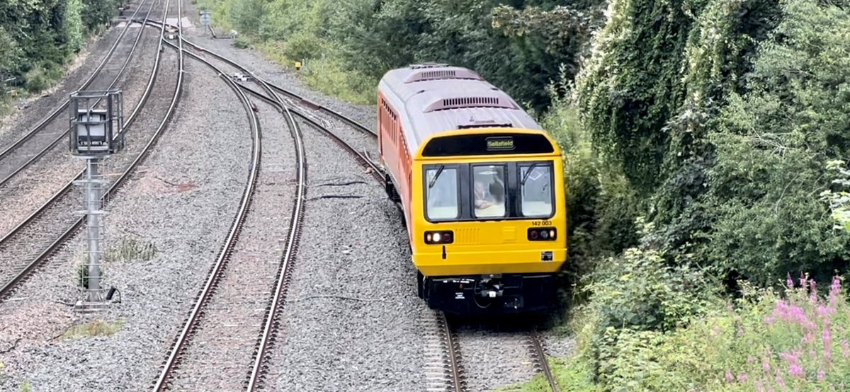 PlatformEdge1's tweet image. Something special passing Dorridge today!

Here is 142003 approaching Dorridge (top photos) and at Bentley Heath Level Crossing (bottom photos) #Class142 #pacer