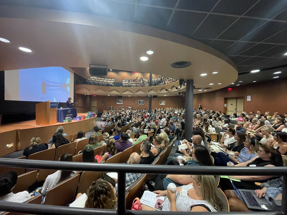 TCAdvancingLit's tweet photo. And we’re back! Live at #TC! #summerinstitute #tcrwp #writinginstitute #inperson. Follow our IG stories @tcrwp for all the goods! https://t.co/IaYuxR9m7q
