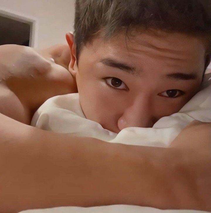 WeneeFitClub's tweet photo. We are going to do something a little different for this #TargetedTuesday. We’d like you to share with #Wenee in the replies what you personally like to do to relax after a stressful day. @official__wonho #WeneeFitClub #WONHO #원호 #위니 https://t.co/5RribVaYDC