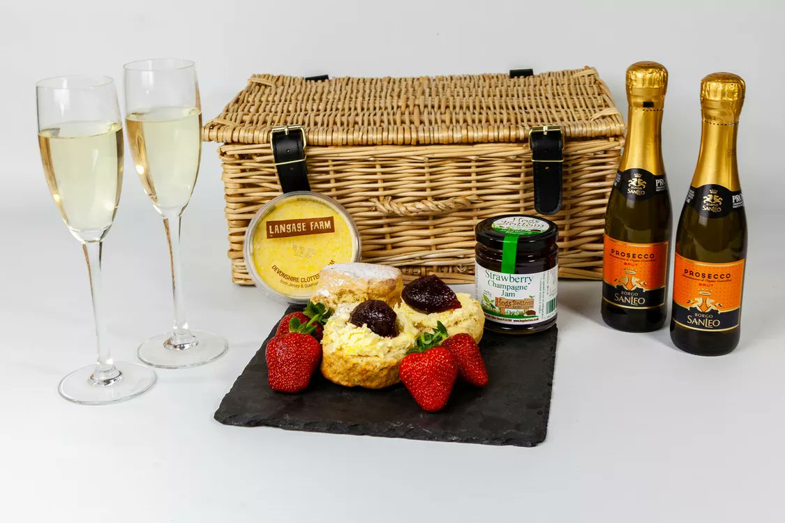 Did somebody say Cream Tea?  Oh go on then!
We've got plenty of options including Devon and Cornish produce for you top choose from.  Perfect for an afternoon in the garden.

devonhampers.com/cream-tea-hamp…

#creamtea #creamteahamper #cream #clottedcream #scones #sconesandjam