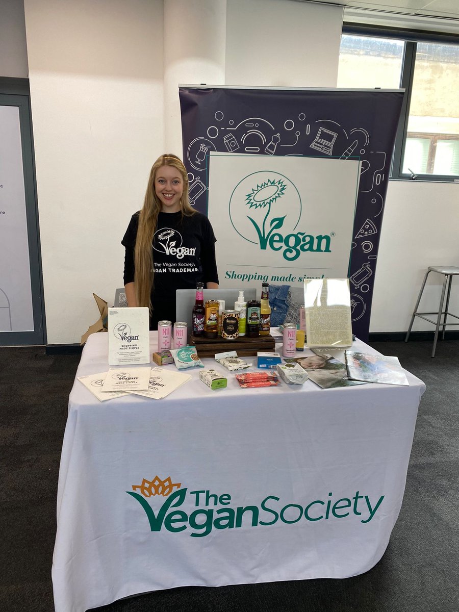vegantrademark's tweet image. We're at @breadjamfest at Islington Design Centre, London, today and tomorrow! Meet us in The Marketplace, Stand 58, for a chat about the benefits of the #VeganTrademark and grab a kombucha from our lovely Trademark holder @No1LivingDrinks 🧋 #BreadJamFest