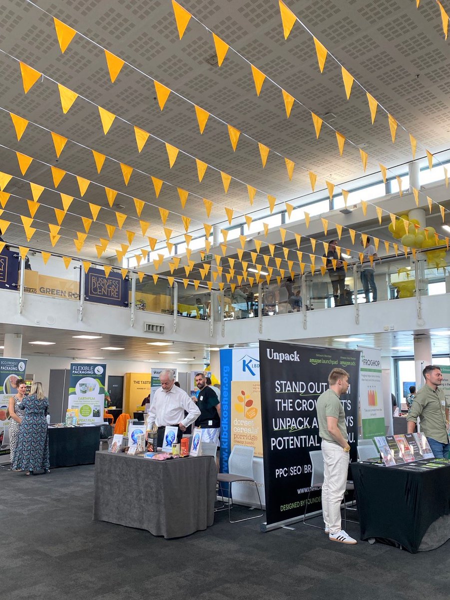 vegantrademark's tweet image. We're at @breadjamfest at Islington Design Centre, London, today and tomorrow! Meet us in The Marketplace, Stand 58, for a chat about the benefits of the #VeganTrademark and grab a kombucha from our lovely Trademark holder @No1LivingDrinks 🧋 #BreadJamFest