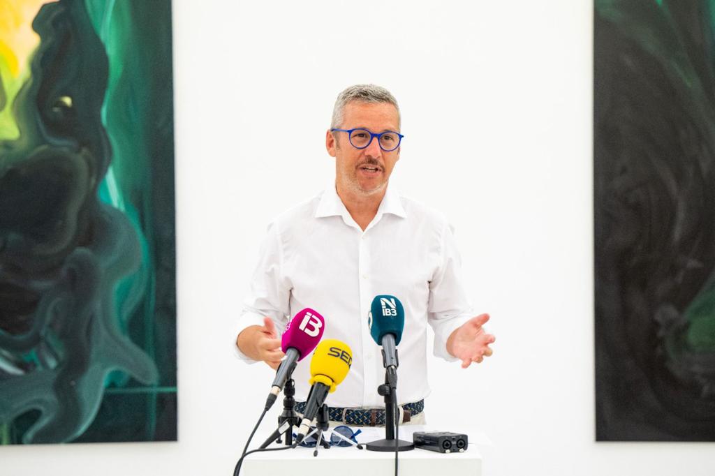ajuntpalma's tweet photo. 📢Torna la Nit de l'Art, serà la 27a edició! 
@javibonetd ha destacat el compromís amb la promoció i el foment de la cultura, des d'una òptica diversa, oberta, universal i integradora. 
📅 23 de setembre a les 18.00 h
#NitDeLArt2023 🎨🌟 @PalmaCultura @Gomezdlacuesta https://t.co/eOr7eW3IQ5
