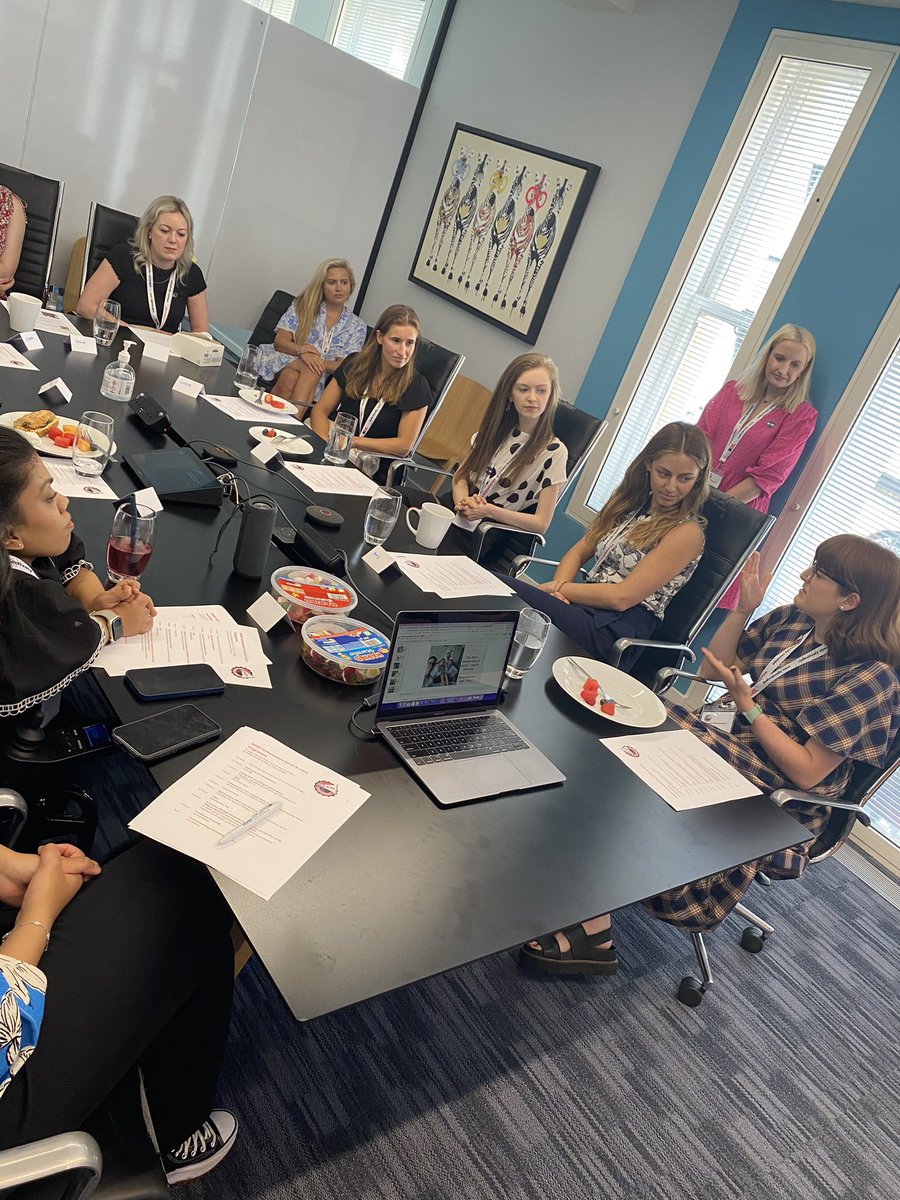 Our fabulous 2022/23 cohort sharing their own time on M4RD’s ambassador programme as a patient… a medical student… a clinician… #daretothinkrare