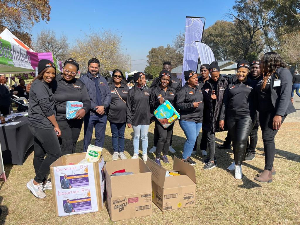 CHIETA_SETA's tweet photo. Today, our CEO &amp; staff come together with a shared purpose: to support our beloved home, #Botshabelo in Midrand for #MandelaDay! 
Thank you to each member of our team for your dedication &amp; generosity. Today, we embody the spirit of #NelsonMandela by spreading love, kindness &amp;hope https://t.co/VcxMMWByW4