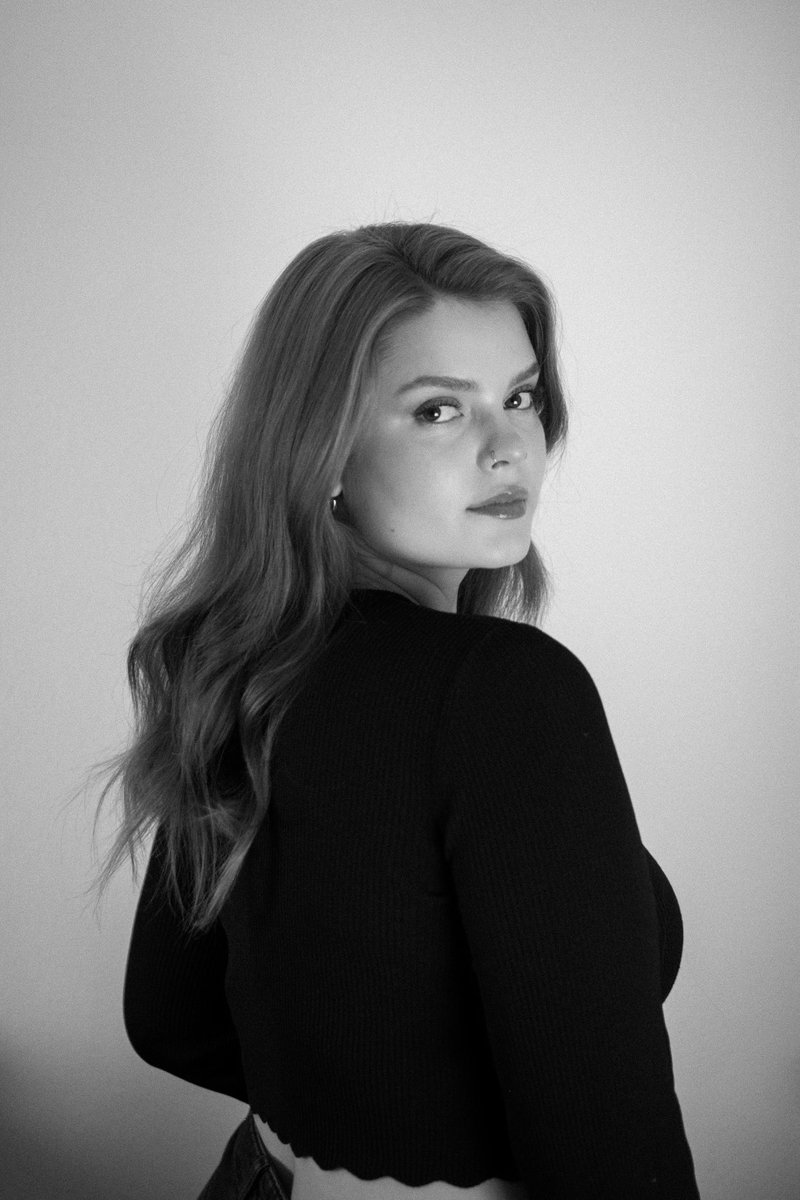 ArrbVisuals's tweet photo. Practicing my portrait photography! Love how these turned out! https://t.co/L0xmgoktJ9